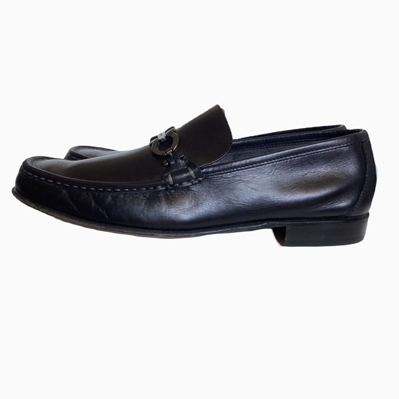 Salvatore Ferragamo Gancini Leather Loafers made in Italy. Size 10 - Picture 4 of 12